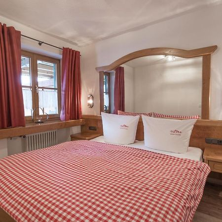 Ferienwohnungen Alpentraum - Landhaus Im Oberen Markt Oberstdorf Exterior foto